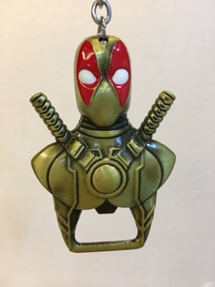 [ HOT ] MÓC KHOÁ DEADPOOL ( MARVEL ) KIÊM MỞ NÚT CHAI