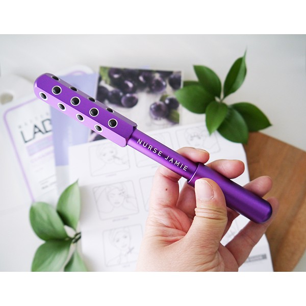 COSMEDIX cây lăn massage nâng cơ Uplift Massaging Beauty Roller 69$