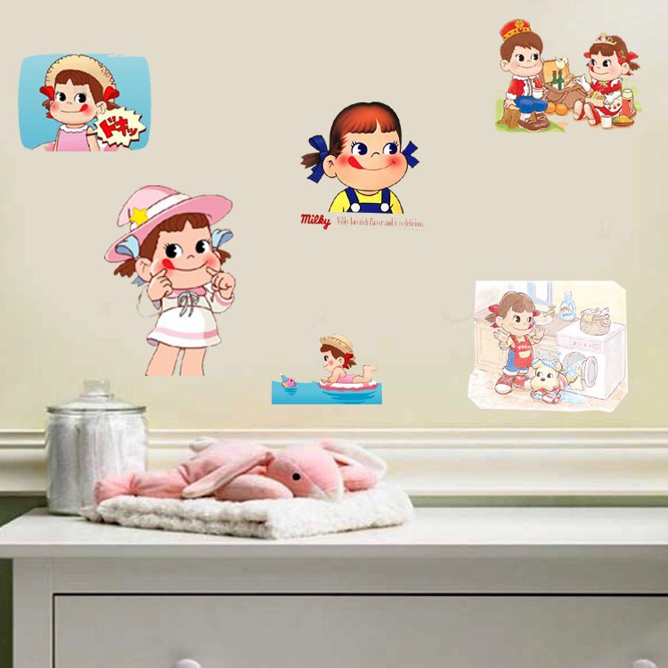 Decal trang trí tường - Bé Gái Đáng Yêu nhí nhảnh