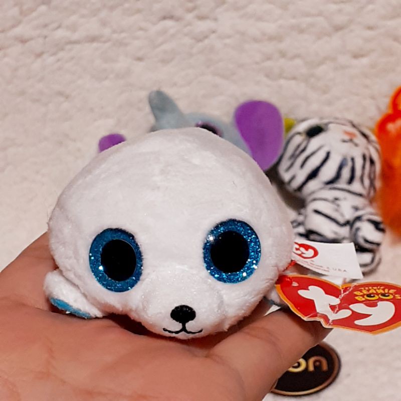 Thú ty mắt thủy tinh