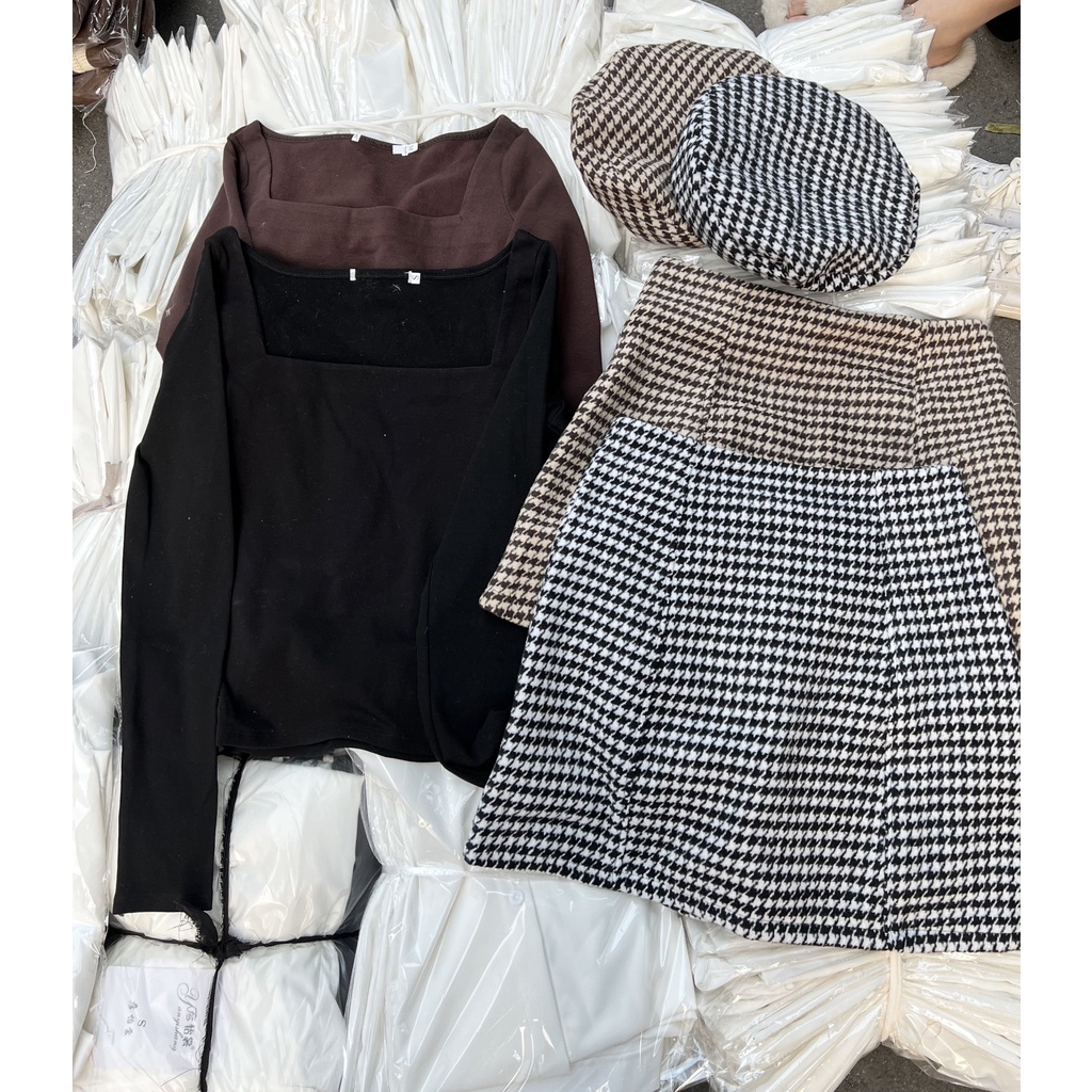 (Ảnh thật) Set áo thun zip cổ vuông và chân váy ziczac kèm mũ the.sweaterweather TSW | BigBuy360 - bigbuy360.vn