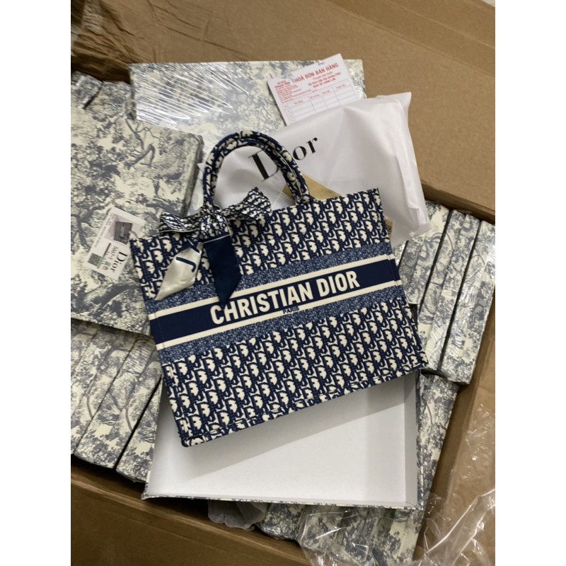 Túi họa tiết size 40 chất đẹp hàng chuẩn VIP | BigBuy360 - bigbuy360.vn