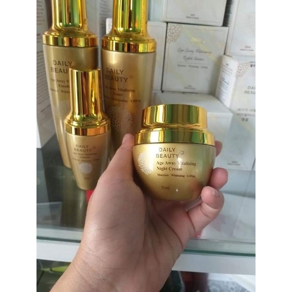 BỘ TỨ ĐÁNH THỨC