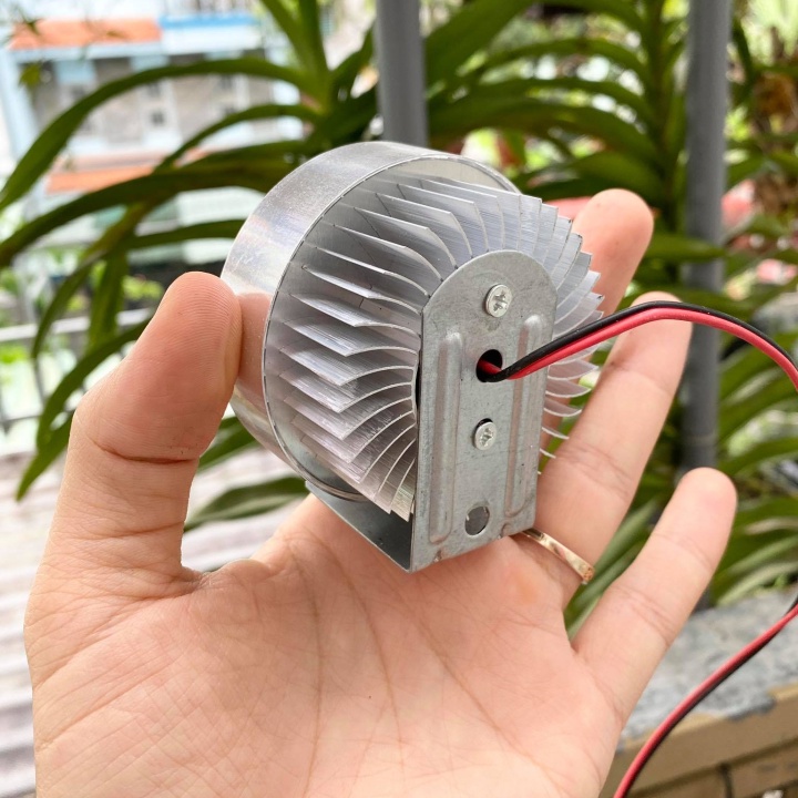 Đèn leb trợ sáng 12v 12w gắn cho xe máy, xe hơi, độ chế....