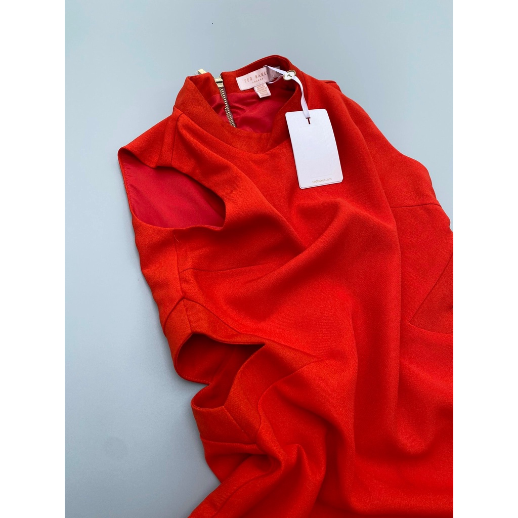 Đầm đuôi cá cutout