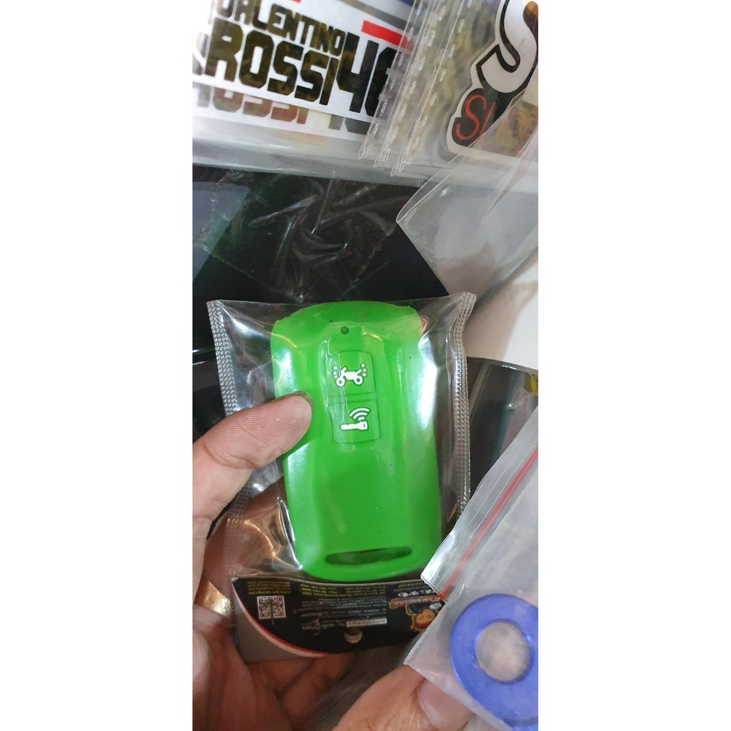 Sĩ bao remote silicol 2 3 nút giao màu ngẫu nhiên gắn xe smarkey airblade lead sh sh mode vario click #scb