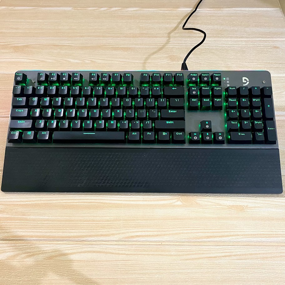 [Mã 1511ELSALE hoàn 7% đơn 300K] Bàn phím cơ Gaming Fuhlen Subverter- Green Like New Có Kê Tay Siêu Bền