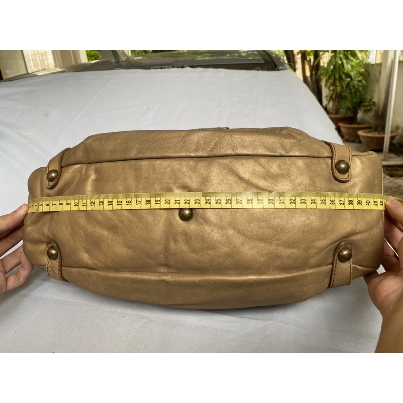 Túi chuẩn si. Túi qua sử dụng. khách vui lòng xem hình nếu muốn biết thêm thông tin sản phẩm mời khách vô chat. Thanks .