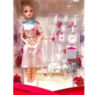 Búp bê bác sĩ nữ