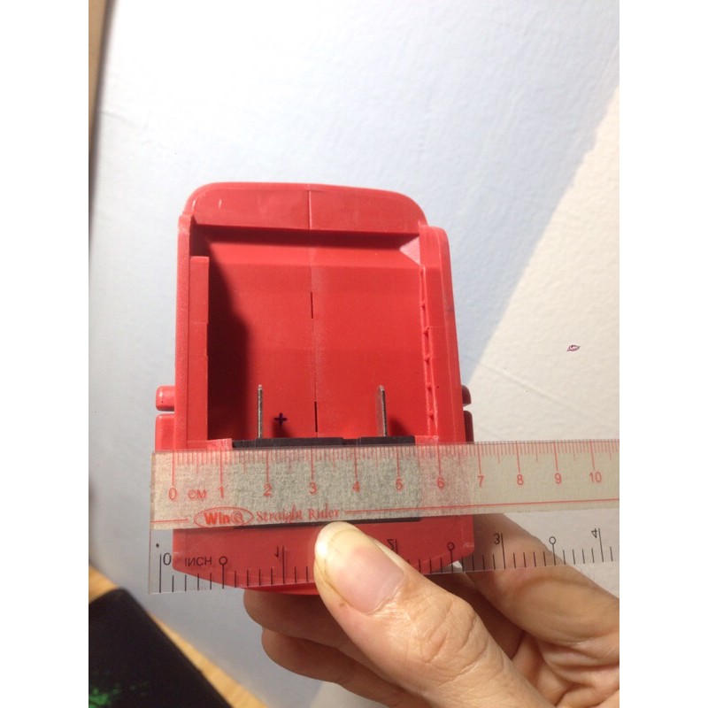 Bộ chuyển chân Workzone Titanium Xfinity 20v sang dùng pin Makita dạng gài