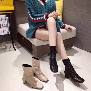 Bốt da mũi vuông