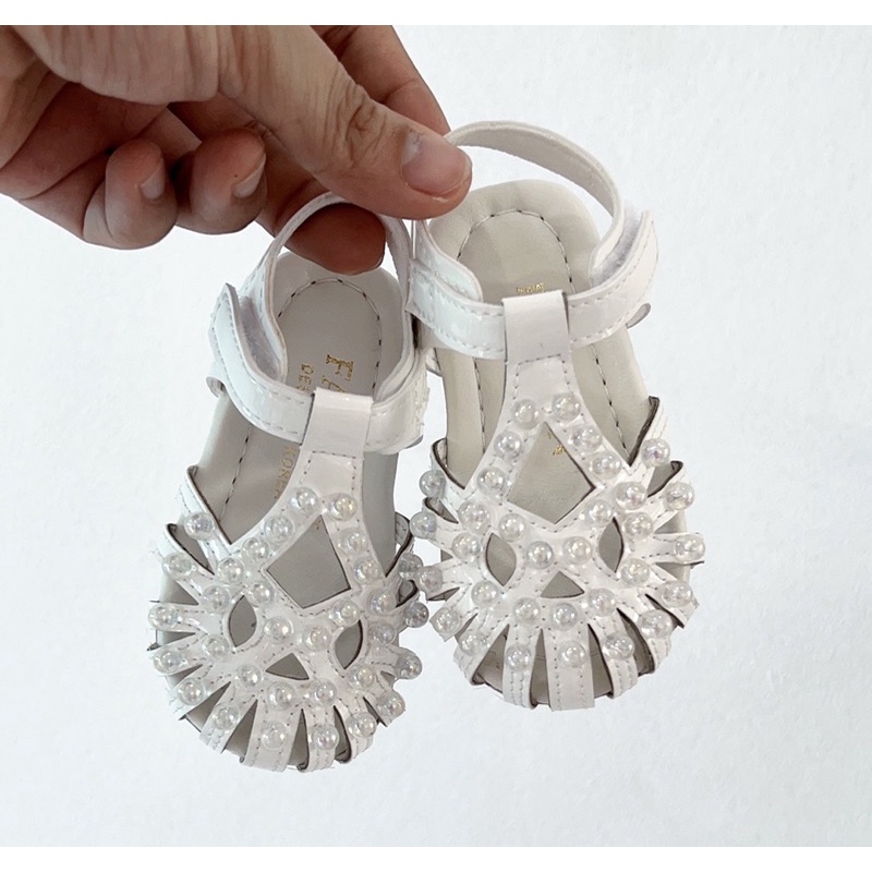 Sandal tập đi cho bé gái - Dép quai hậu rọ cho bé đính ngọc điệu đà sang chảnh (hồng trắng) size tiểu, da PU mềm A13
