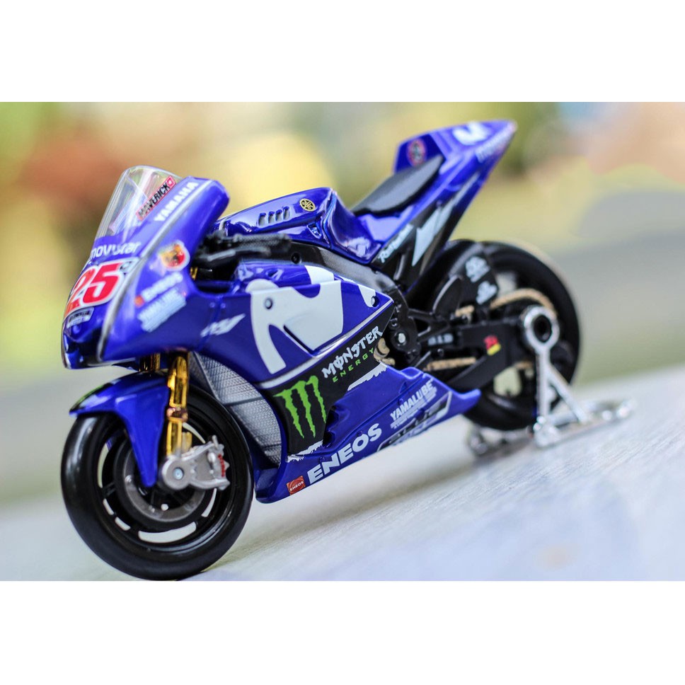 XE MÔ HÌNH - MOTO GP YAMAHA FACTORY RACING 2018 NO.25 - MAISTO tỷ lệ 1:18