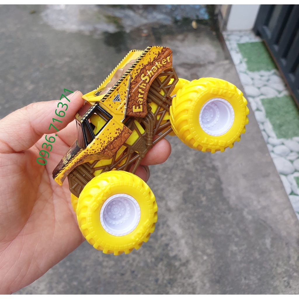 Mô hình xe tải quái vật Monster Jam EarthShaker MJ4 hàng Spin Master Canada