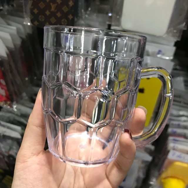 Ly quai nhựa mica