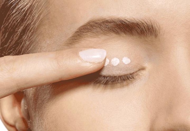 Kem lót mắt Catrice prime and fine | BigBuy360 - bigbuy360.vn