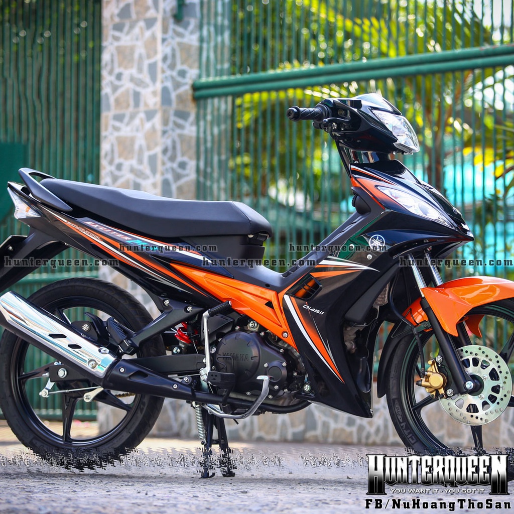 Tem rời UV cao cấp đen cam trắng. Dán xe Exciter 135 (2006-2010), không bay màu , bong tróc. Kích thước chuẩn