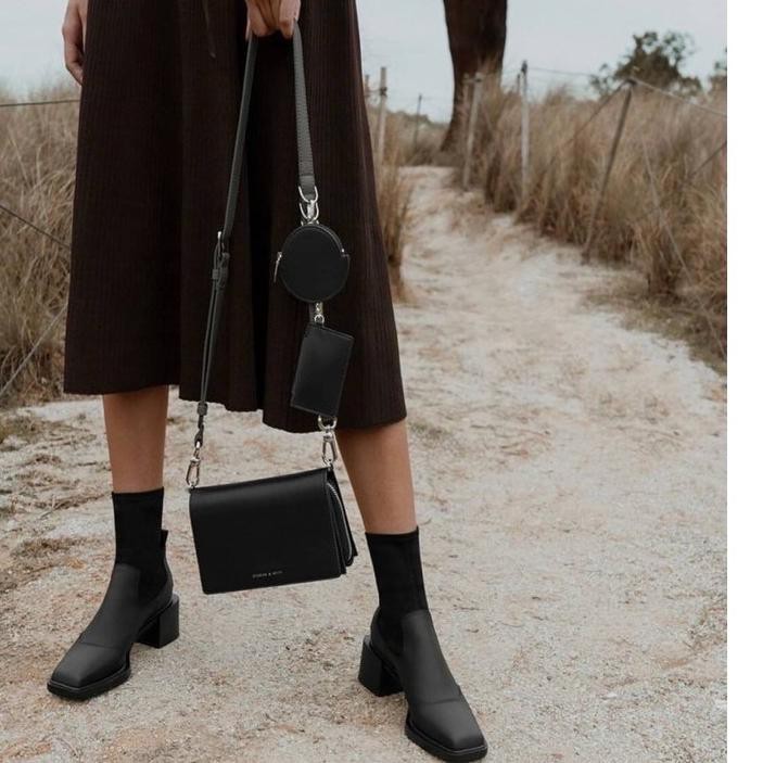 Túi Đeo Chéo Hiệu Charles And Keith Ori