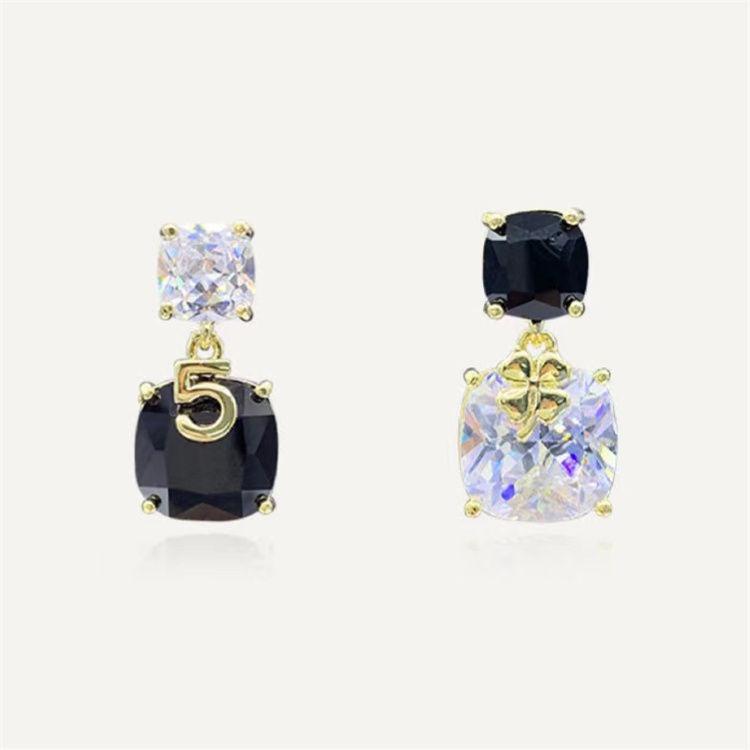 Khuyên Tai Cỏ Bốn Lá Đính Đá zircon Màu Đỏ Sang Trọng Trực Tuyến Mùa Hè Hàng Mới