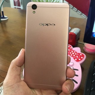 Oppo màu hồng vàng còn mới tặng thêm ốp lưng và thẻ nhớ 32gb