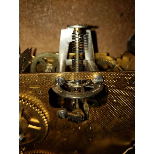 Đồng hồ hộp gỗ để bàn Hamilton