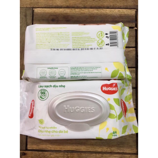 Khăn giấy ướt Huggies 64 tờ