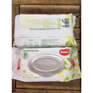 Khăn giấy ướt Huggies 64 tờ