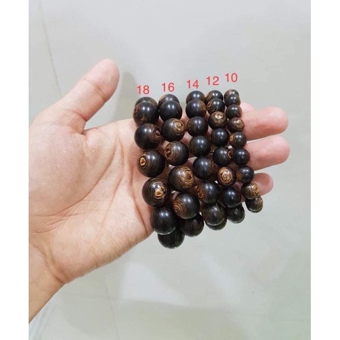 Vòng tay trầm hương sánh chìm