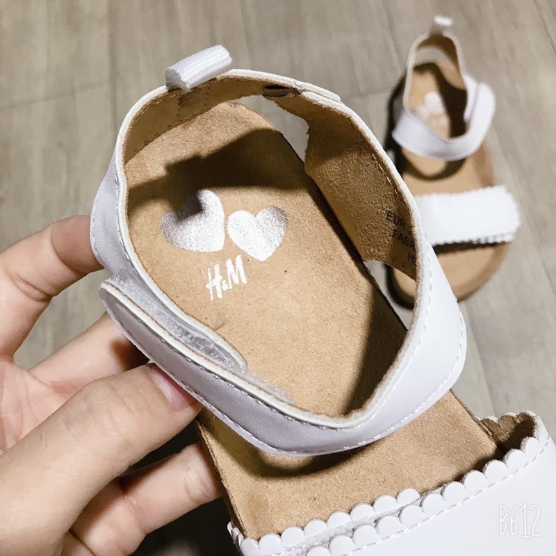 Sandal bé gái