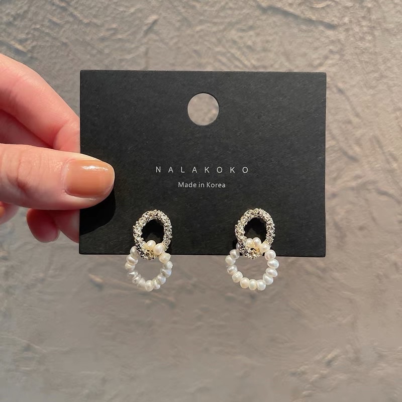 Khuyên tai nhỏ đính hạt dễ thương - Maben