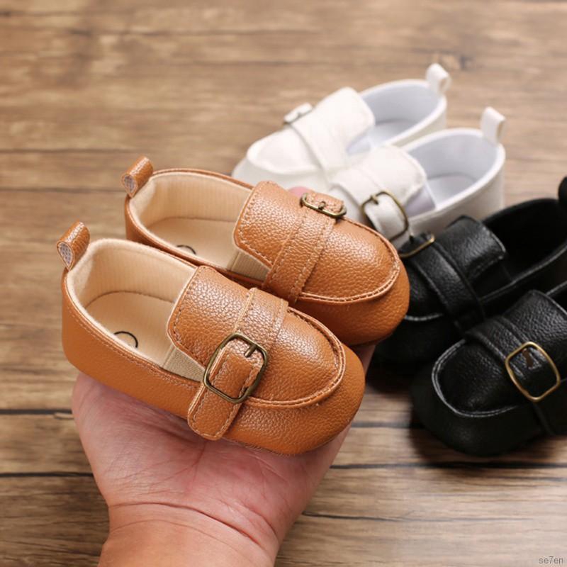 Giày bít mũi đế mềm chống trượt phong cách thịnh hành cho em bé