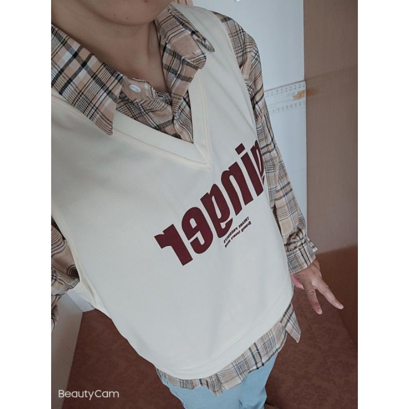 Set trang phục học sinh Hàn áo sơ mi kẻ + áo gile thun + quần jean phong cách năng động