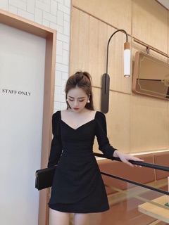 Váy chữ A cổ vuông nhọn