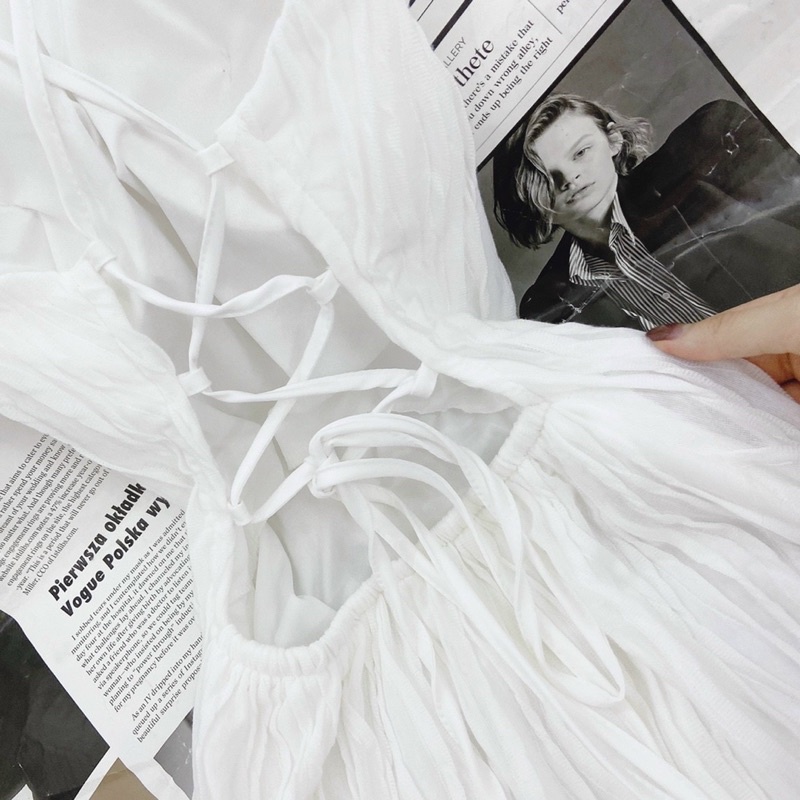 ĐẦM YẾM DÀI TRẮNG HỞ LƯNG CỘT DÂY