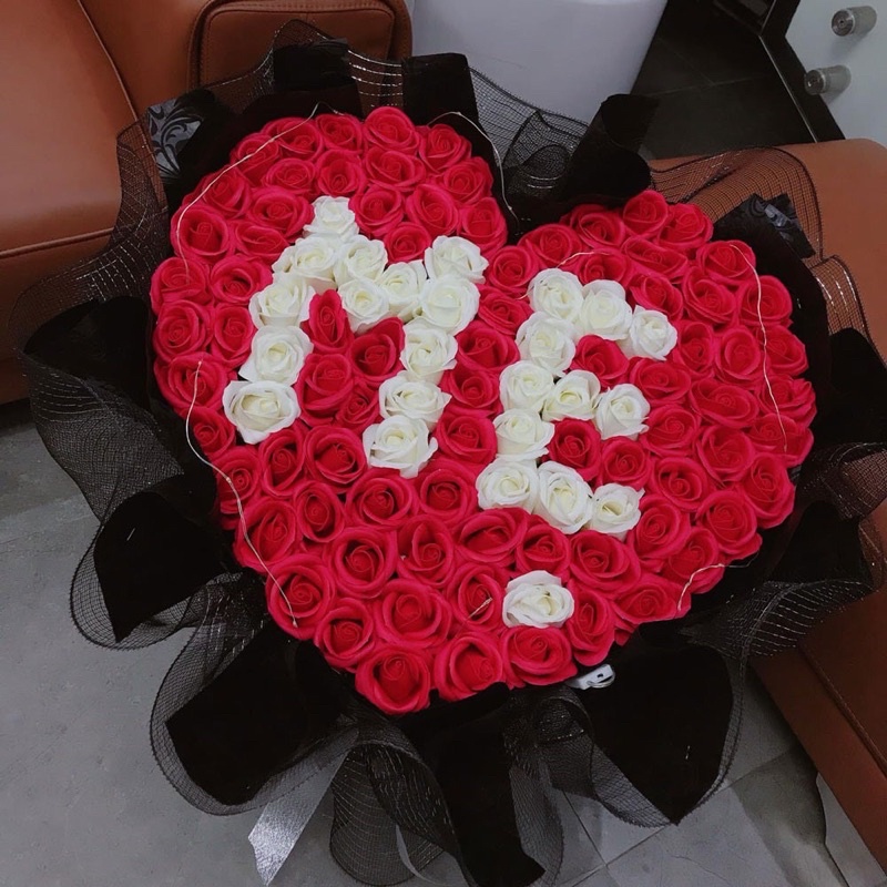 Bó hoa sáp trái tim 99 bông