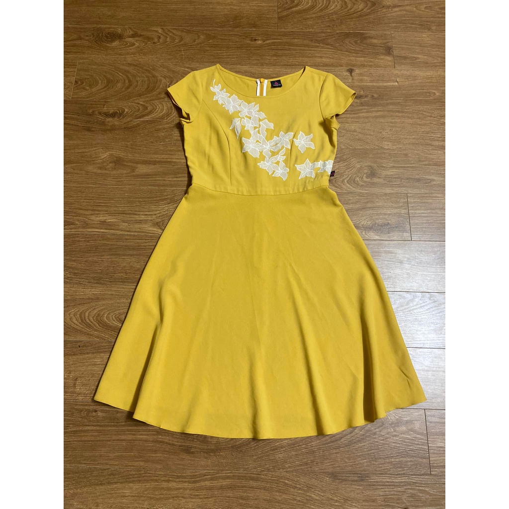 Váy nefertiti size L