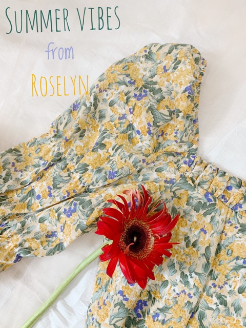 Váy xẻ hoa nhí Roselyn Silla Dress | BigBuy360 - bigbuy360.vn