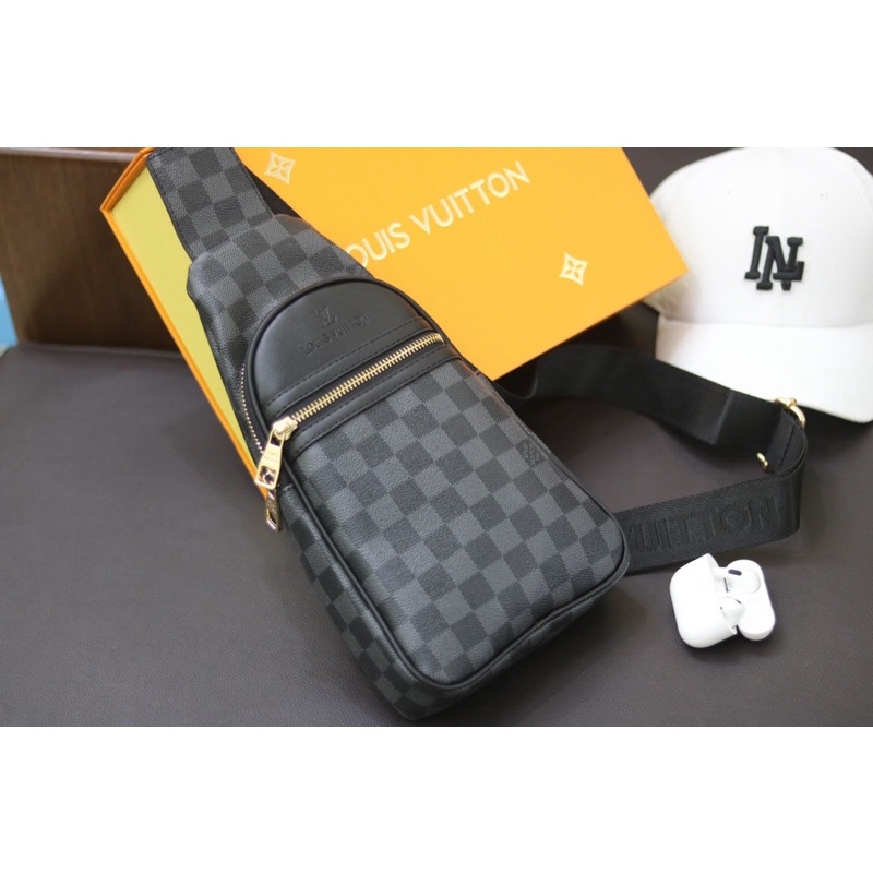 Túi khoác chéo lv nam