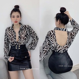 Áo sơ mi họa tiết hở lưng gắn dây xích tay dài!