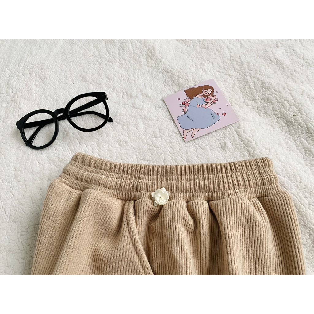 Quần Baggy Nhung Tăm  chất vải dày dặn, form dáng chuẩn