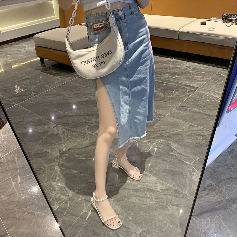 Giày Sandal Gót Vừa Dày Vừa Quai Đính Ngọc Trai Thời Trang Mùa Hè Dành Cho Nữ 2022