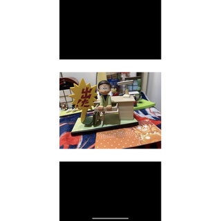 Mô hình hoạt cảnh doremon chính hãng cháu nobixu chui ra từ bàn học baole