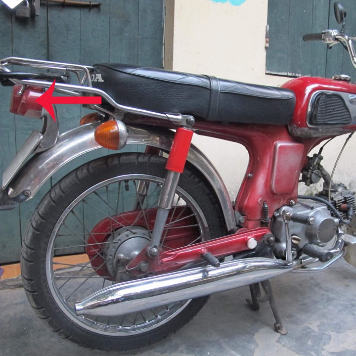Nắp đèn hậu xe Cub 81  , Cub 82, xe 67