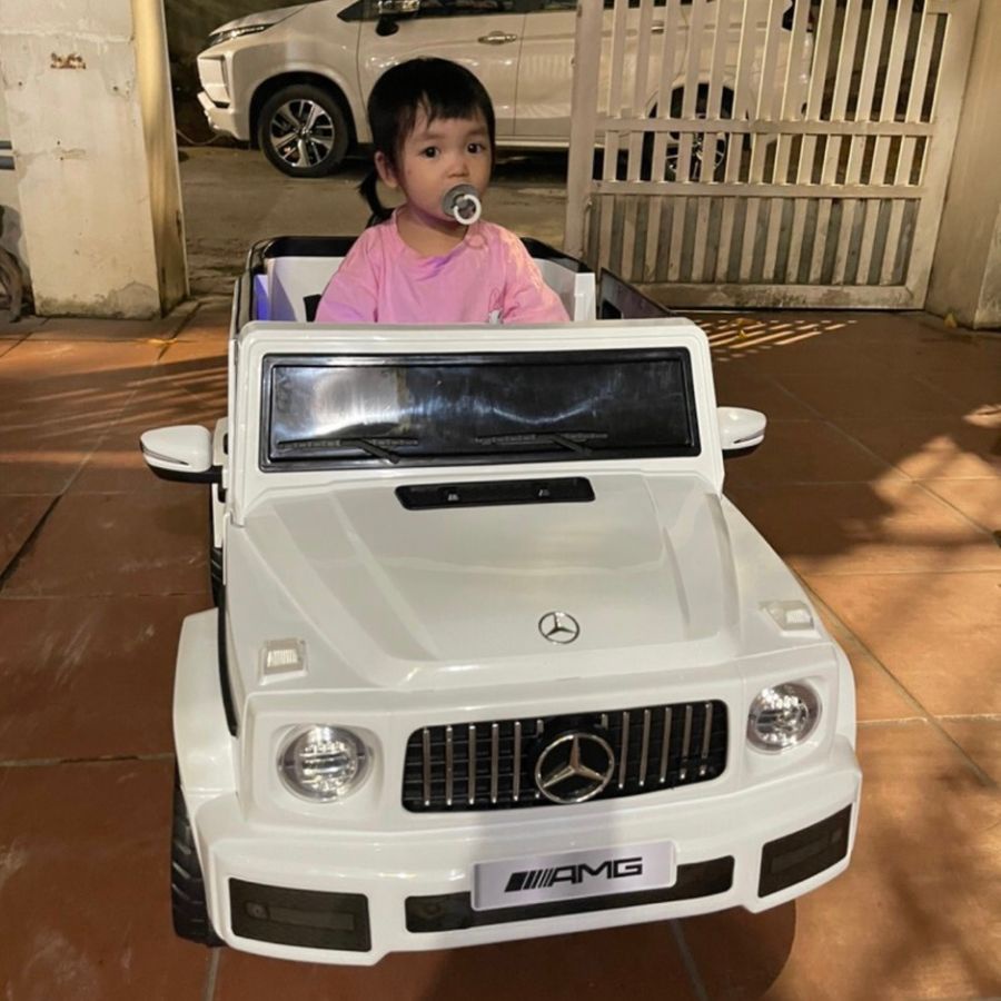 Xe ô tô điện trẻ em Mercedes G63. Xe có điều khiển từ xa cho bé 1 đến 7 tuổi.Nhập khẩu chính hãng