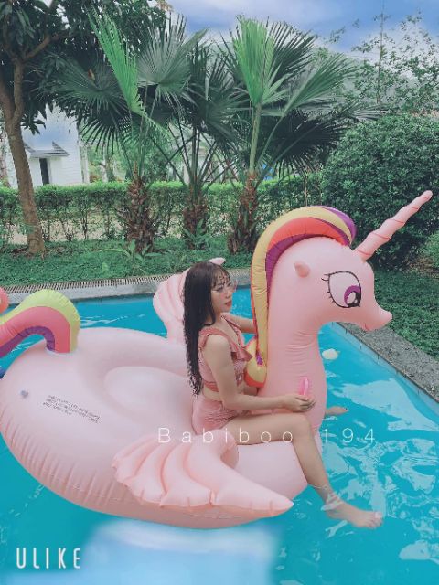 ( có sẵn )Phao bơi khổng lồ ngựa bay pony hồng size đai người lớn tặng kèm bơm điện