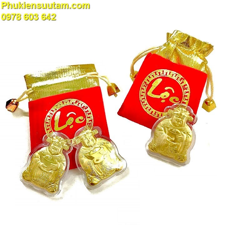 Ông Thần Tài Mạ Vàng Tặng Túi Gấm Lộc; Thiết kế dễ thương tiện lợi, màu đỏ chủ đạo để cầu may mắn- SP005427