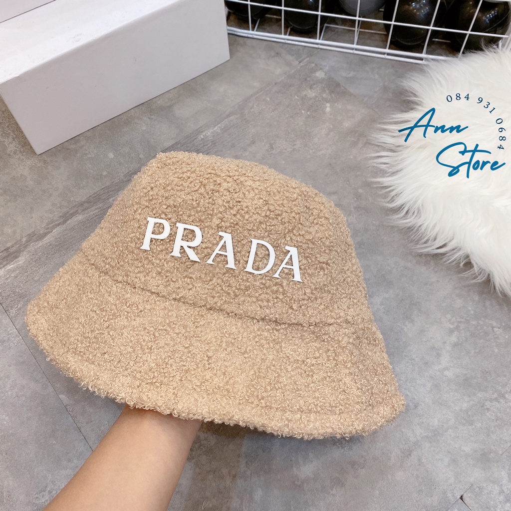 Mũ bucket lông cừu Prada cao cấp, 2 tag logo thời trang, mũ lông cừu mềm mại, sẵn 3 màu Đen - Nâu - Trắng y hình