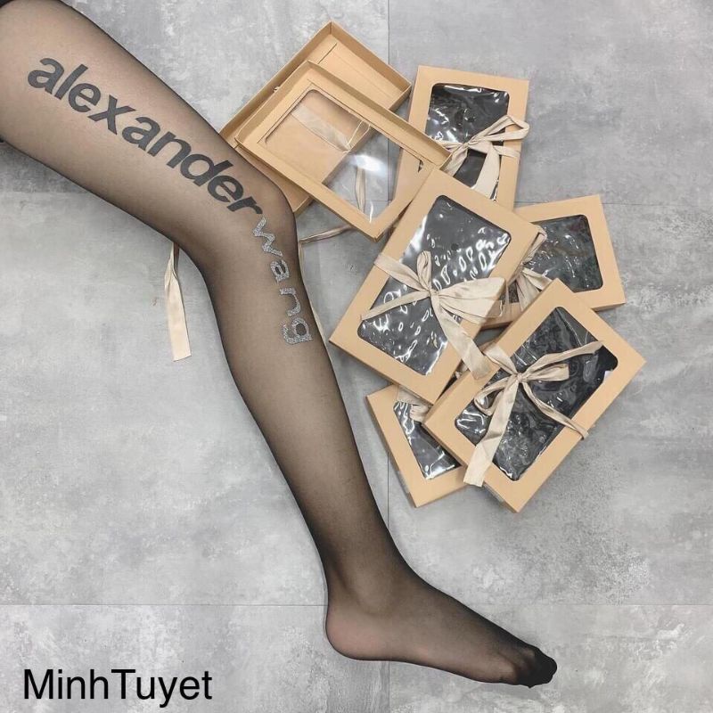 Quần tất chữ bạc