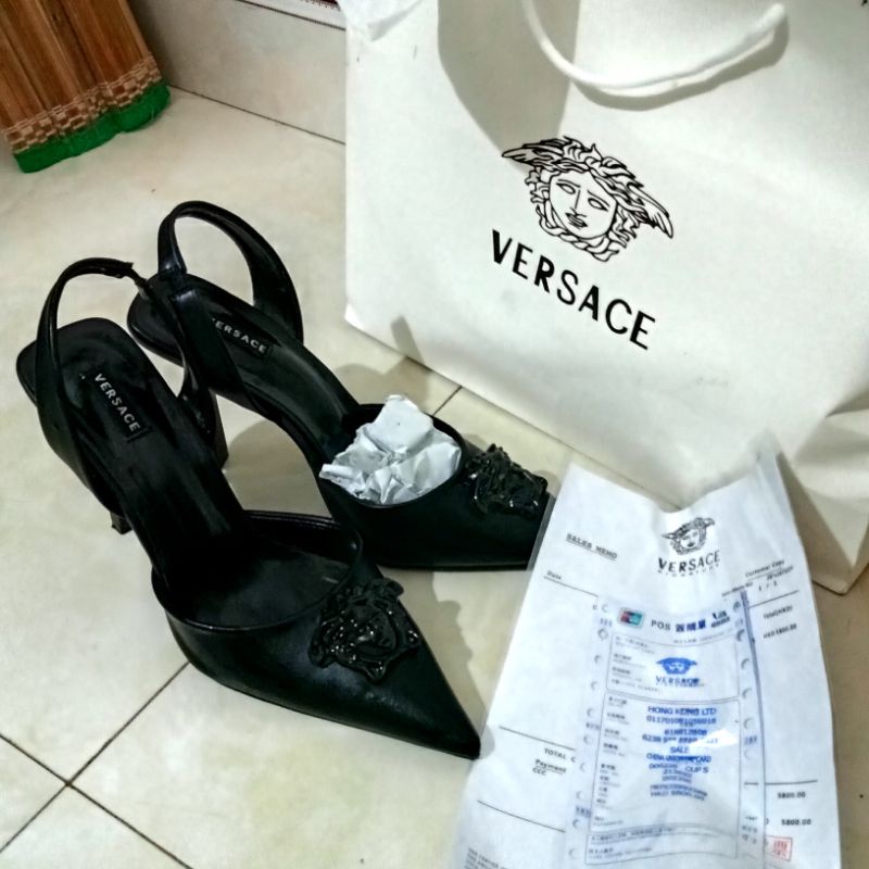 Thanh lý dép cao gót versace