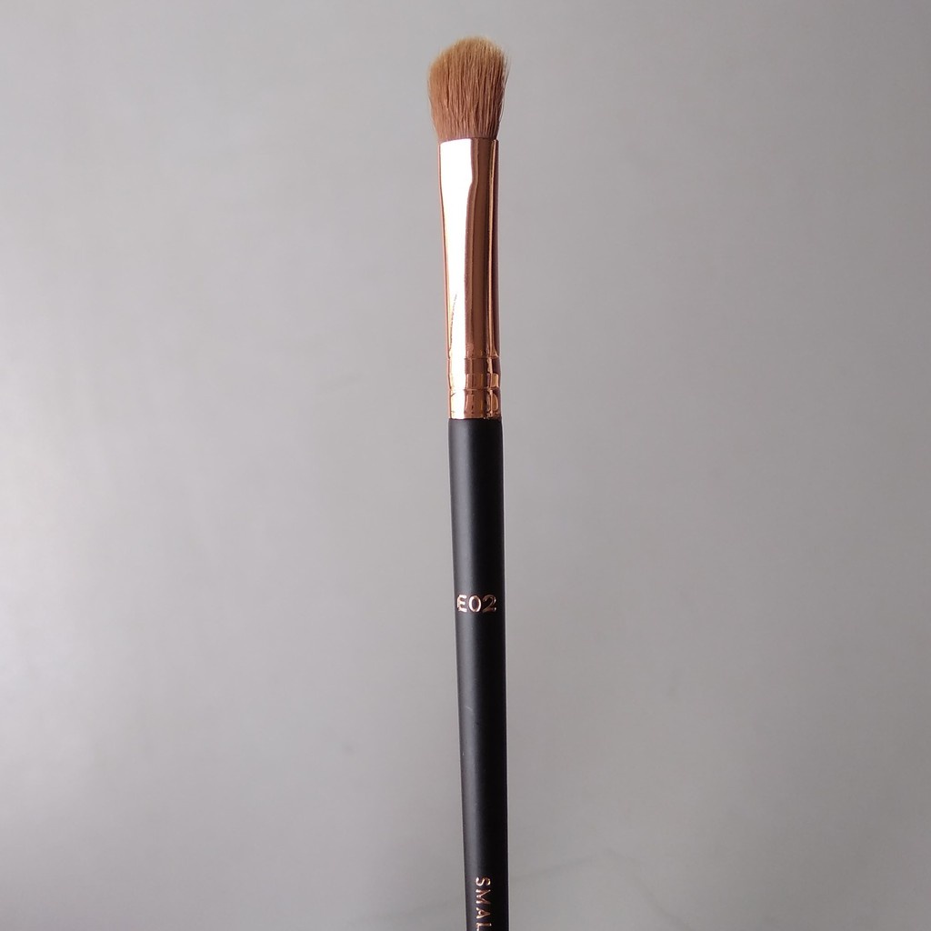 Cọ Phủ Và Tán Phấn Mắt Vacosi Shader Pro Brush E02